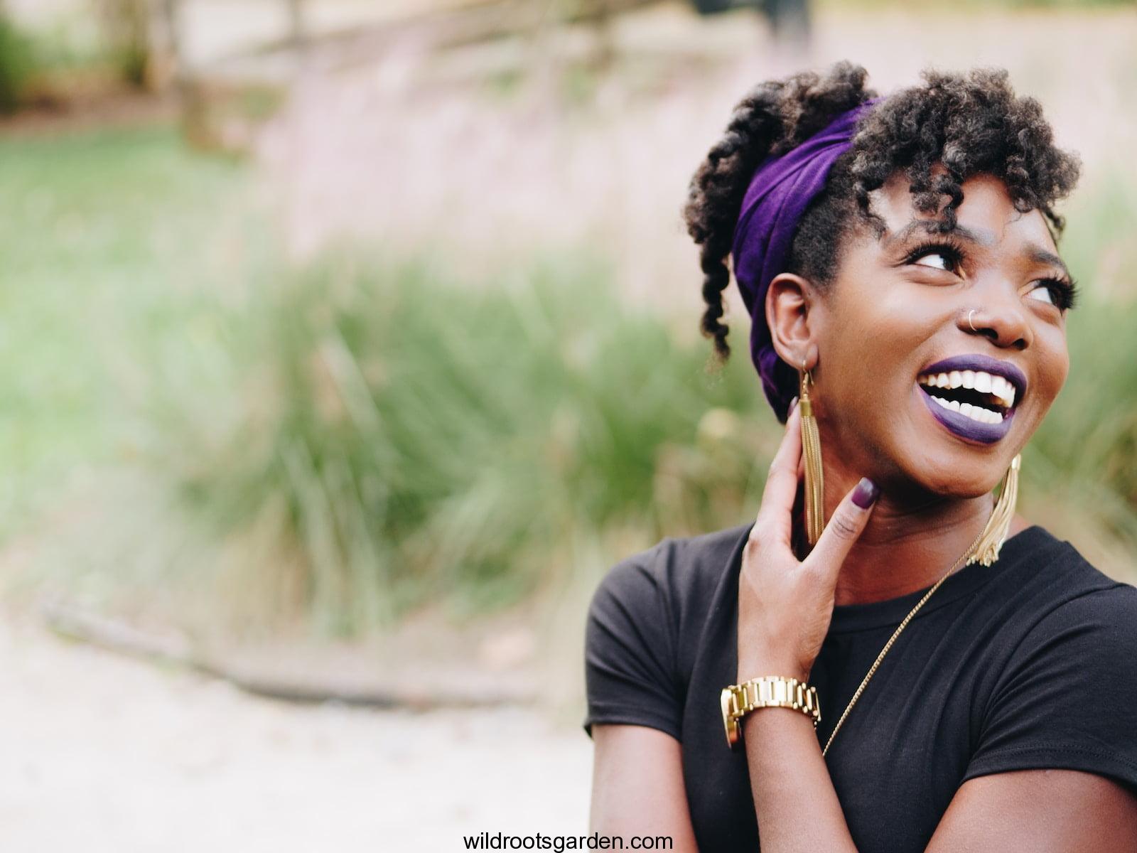 Aloe Vera for Chapped Lips,photo of woman wearing purple lipstick and black crew-neck shirt