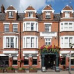 Hotels Close to Kew Gardens