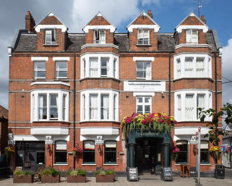 Hotels Close to Kew Gardens