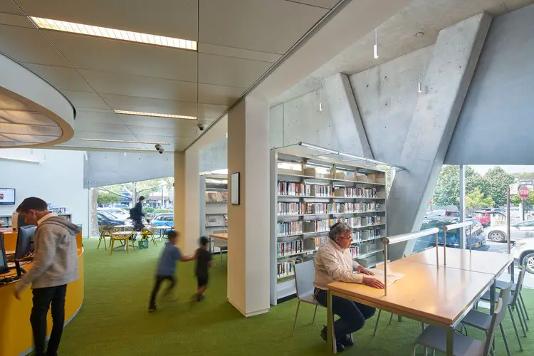 Queens Public Library at Kew Gardens Hills