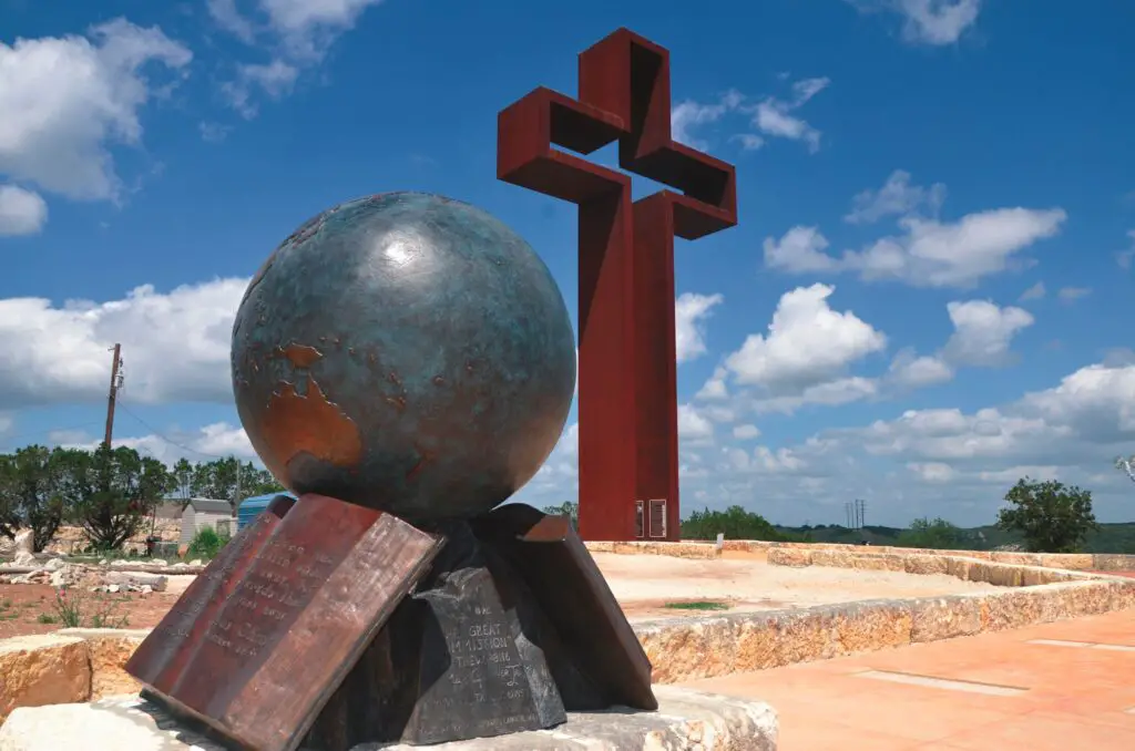 The Coming King Sculpture Prayer Gardens