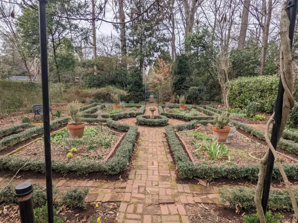 Wing Haven Gardens And Bird Sanctuary