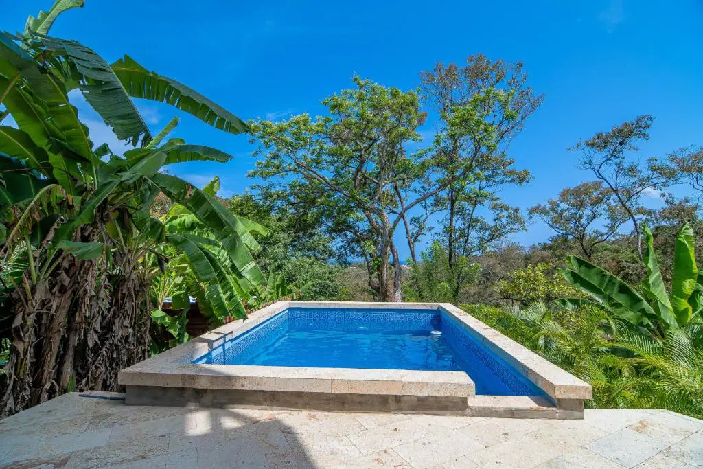Beach Gardens High-End Resort With Ocean Views