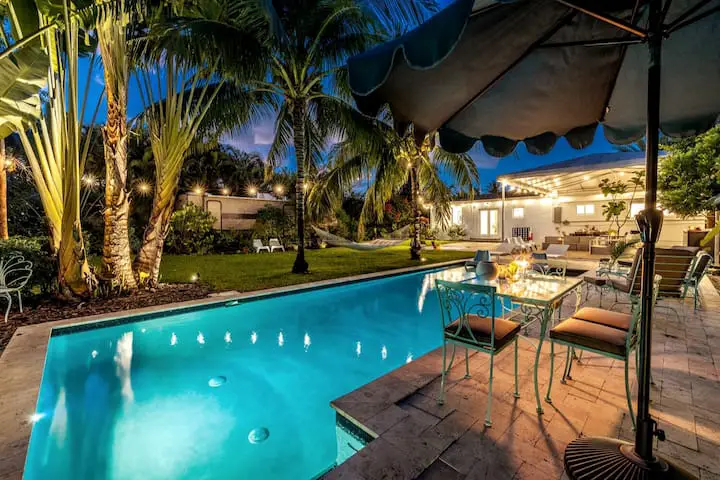 Beach Gardens Luxury Airbnb With Private Pool