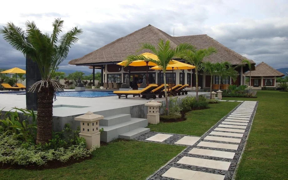 Beach Gardens Luxury Beachfront Villas for Rent