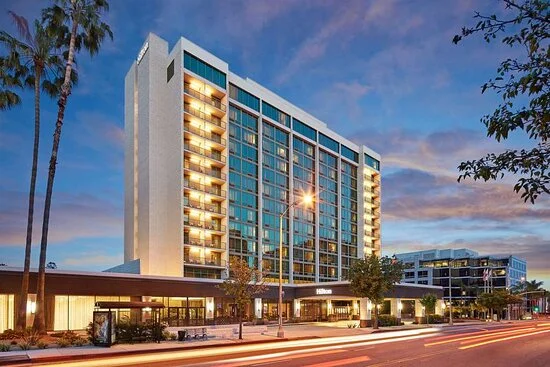 Hotels near Huntington Gardens