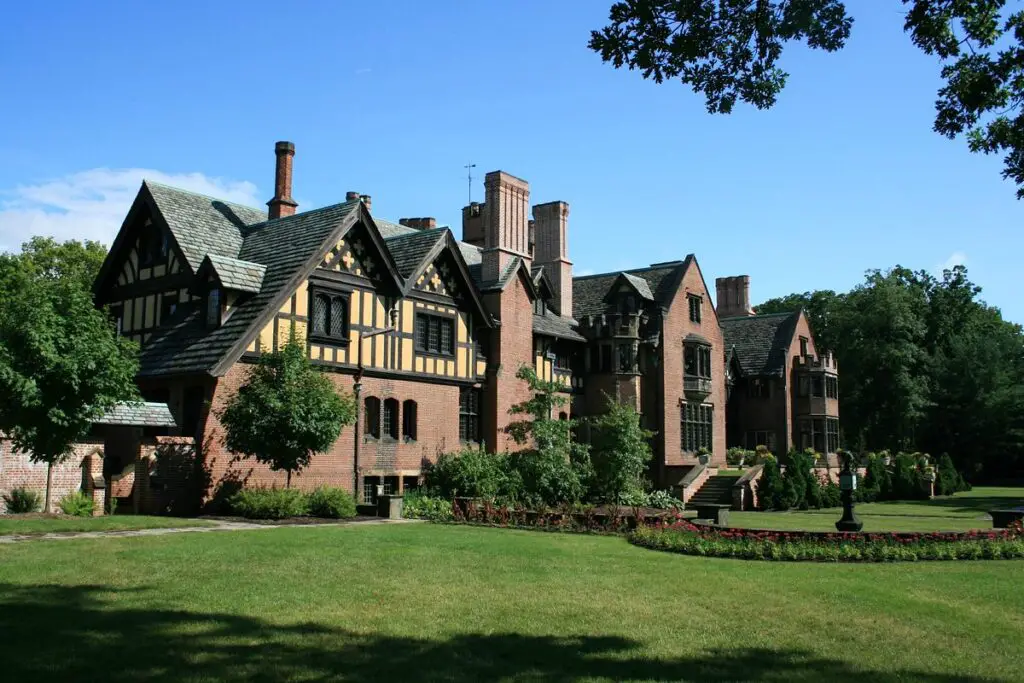 Hotels near Stan Hywet Hall And Gardens