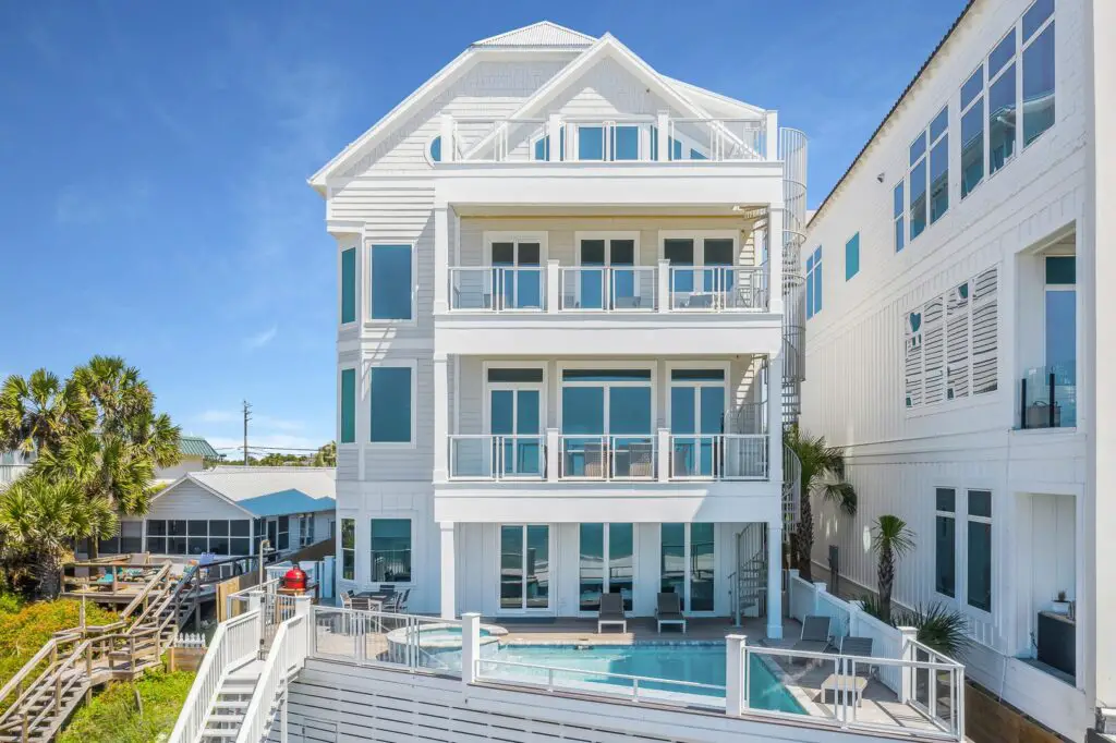 Large Beachfront Villa Rentals in Beach Gardens