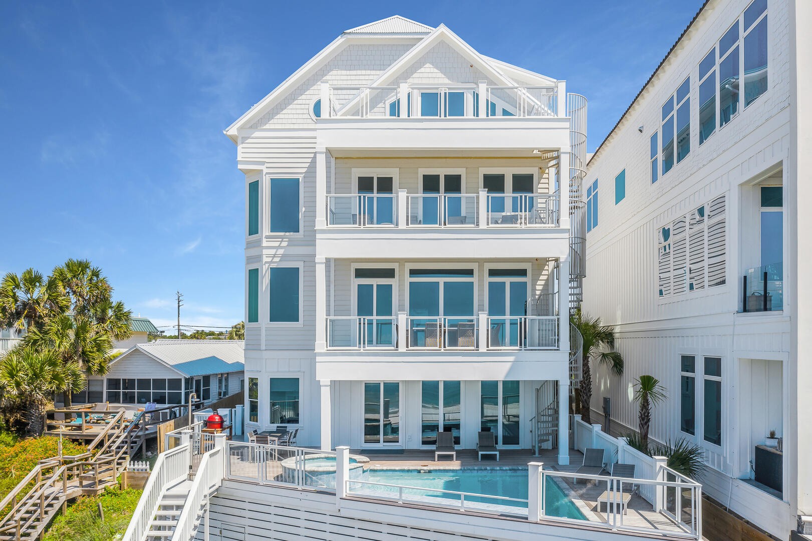 Large Beachfront Villa Rentals in Beach Gardens