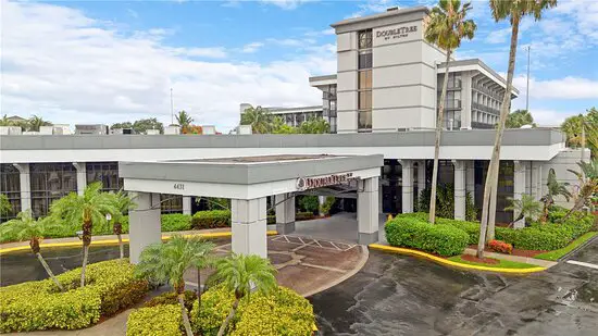 Pet-Friendly 5-Star Resorts Beach Gardens