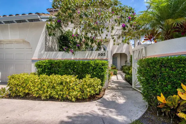 palm beach gardens condos for sale near shopping centers prime picks