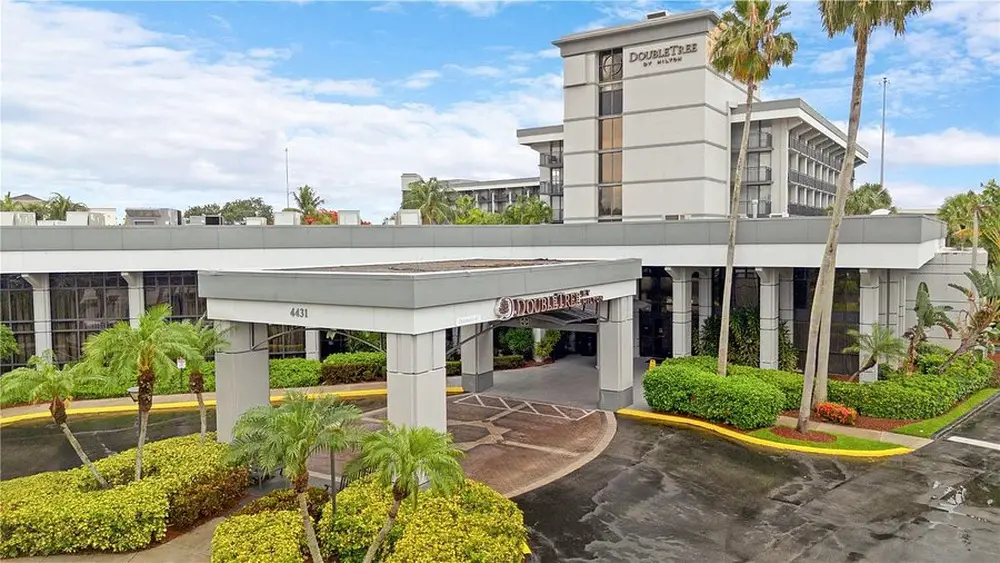 Palm Beach Gardens Pool Halls And Game Centers: Ultimate Fun Spots Reviewed 4 palm beach gardens pool halls and game centers