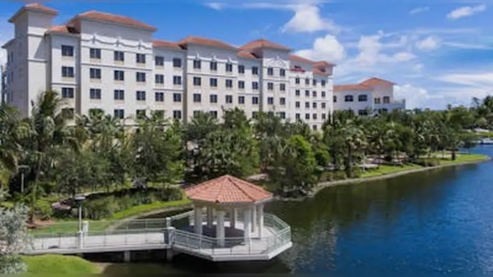 where to find last minute hotel deals in palm beach gardens