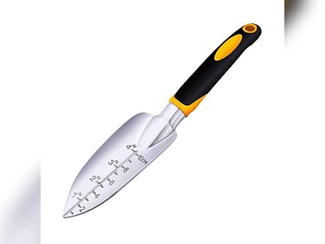 Hand Trowel Vs Transplanting Spade Comparison 2026 Guide