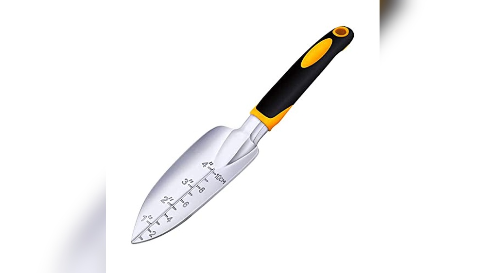 hand trowel vs transplanting spade