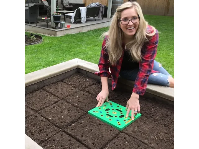 Seeding Square – Patented Seed Seedling Spacer Tool