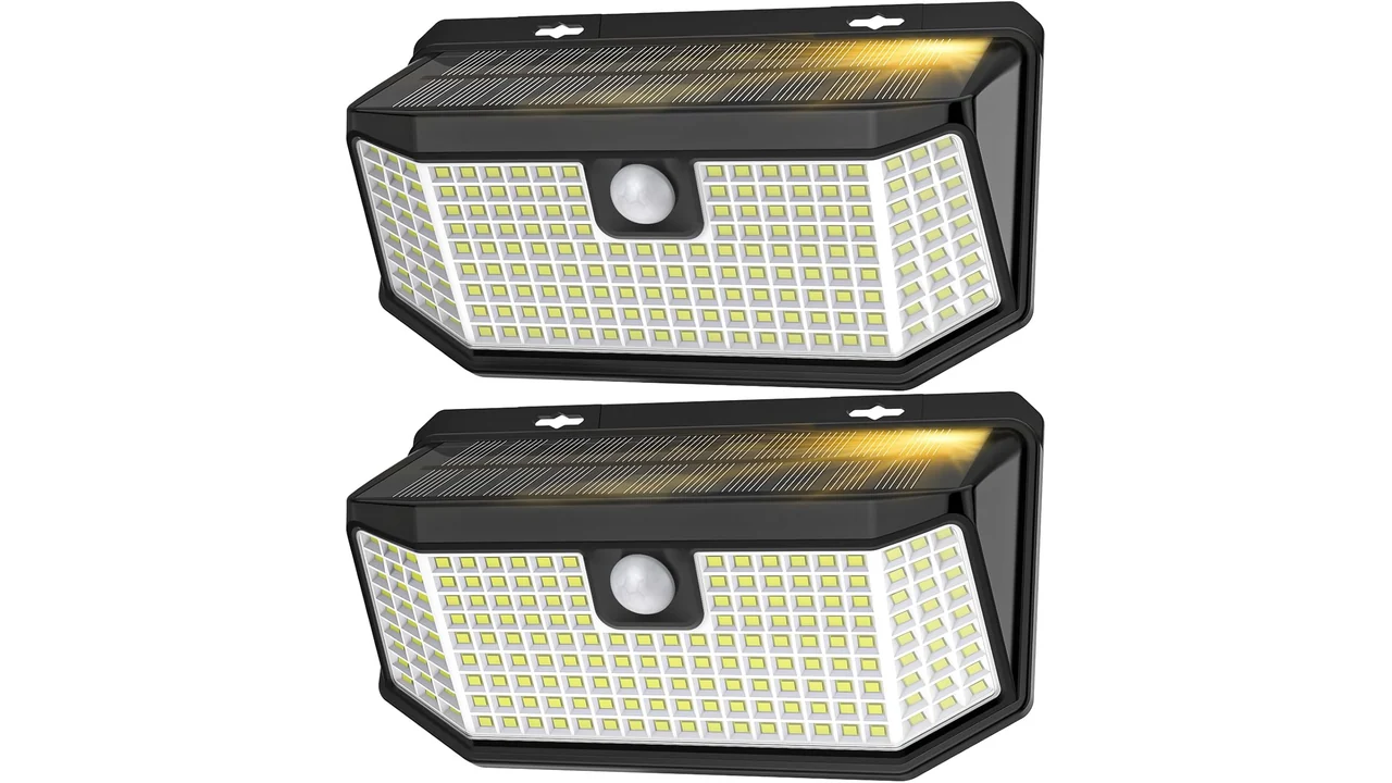Aootek Solar Lights Outdoor 182 LEDs 2500Lm – Complete