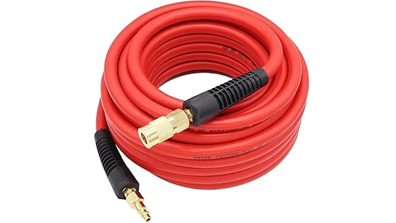 The image shows several coiled flexible air hoses, ideal for hydroponic systems.